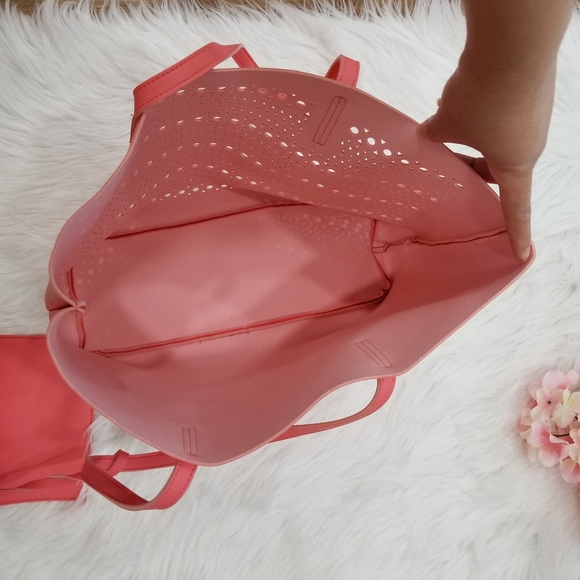 Coral Shoulder Bag with Wallet. - Picture 15 of 16